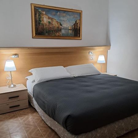 Hotel Tito 2 Mestre Luaran gambar