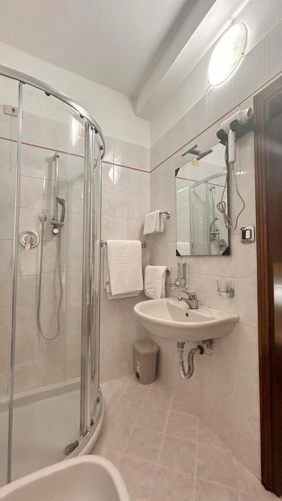 Hotel Tito 2 Mestre Luaran gambar