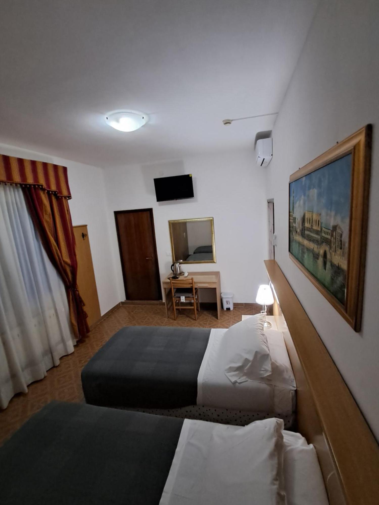 Hotel Tito 2 Mestre Luaran gambar