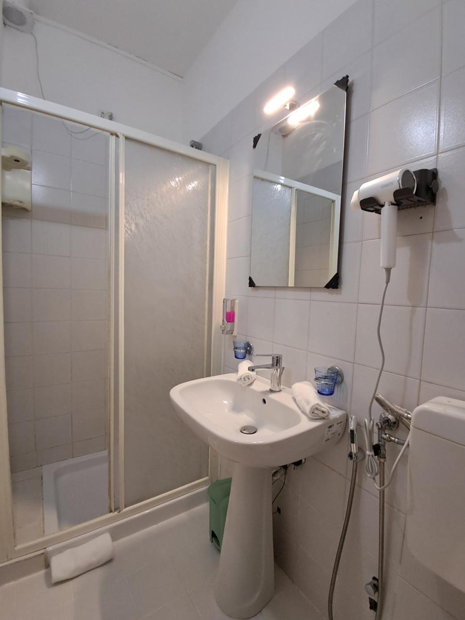 Hotel Tito 2 Mestre Luaran gambar