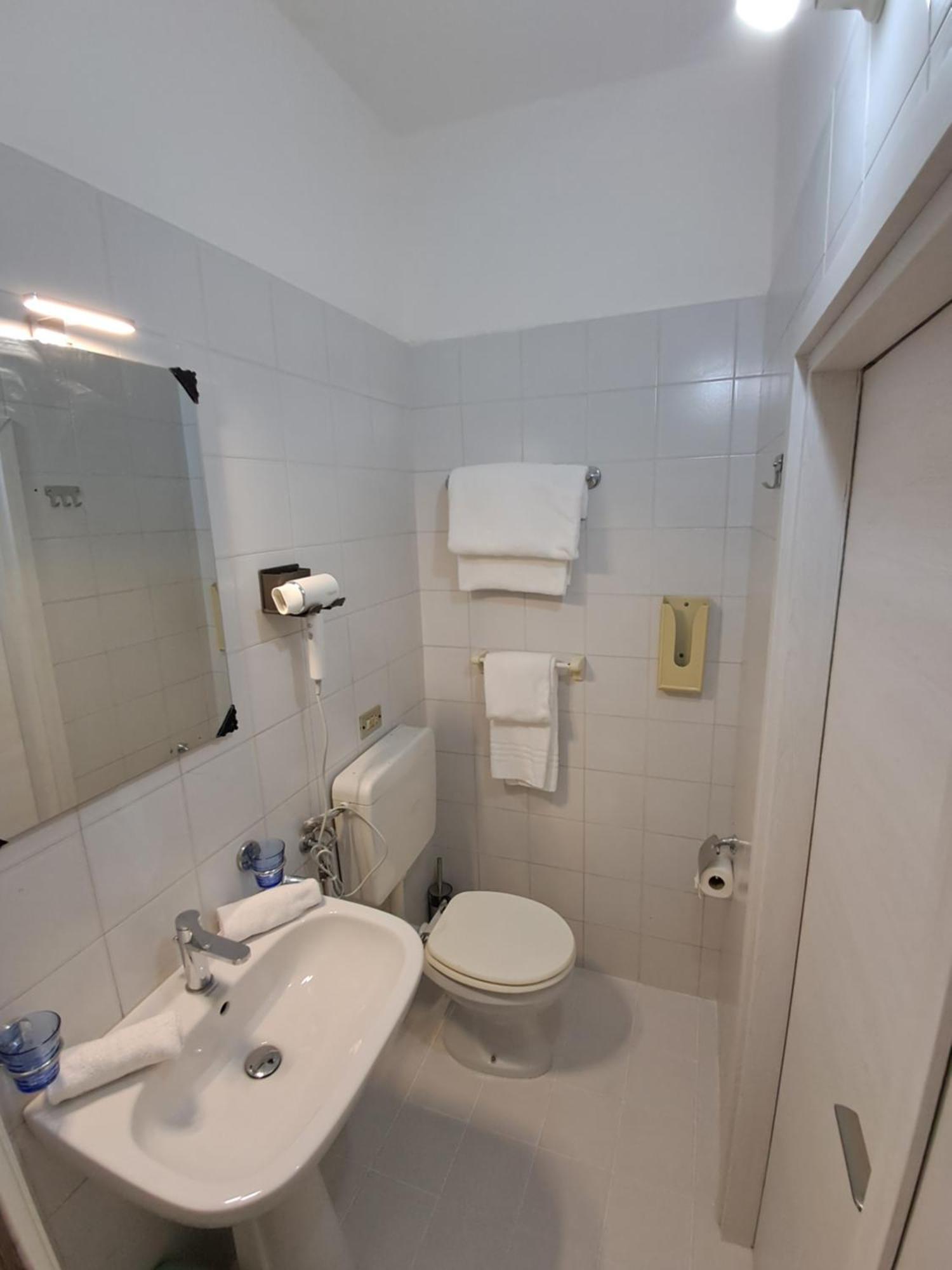 Hotel Tito 2 Mestre Luaran gambar