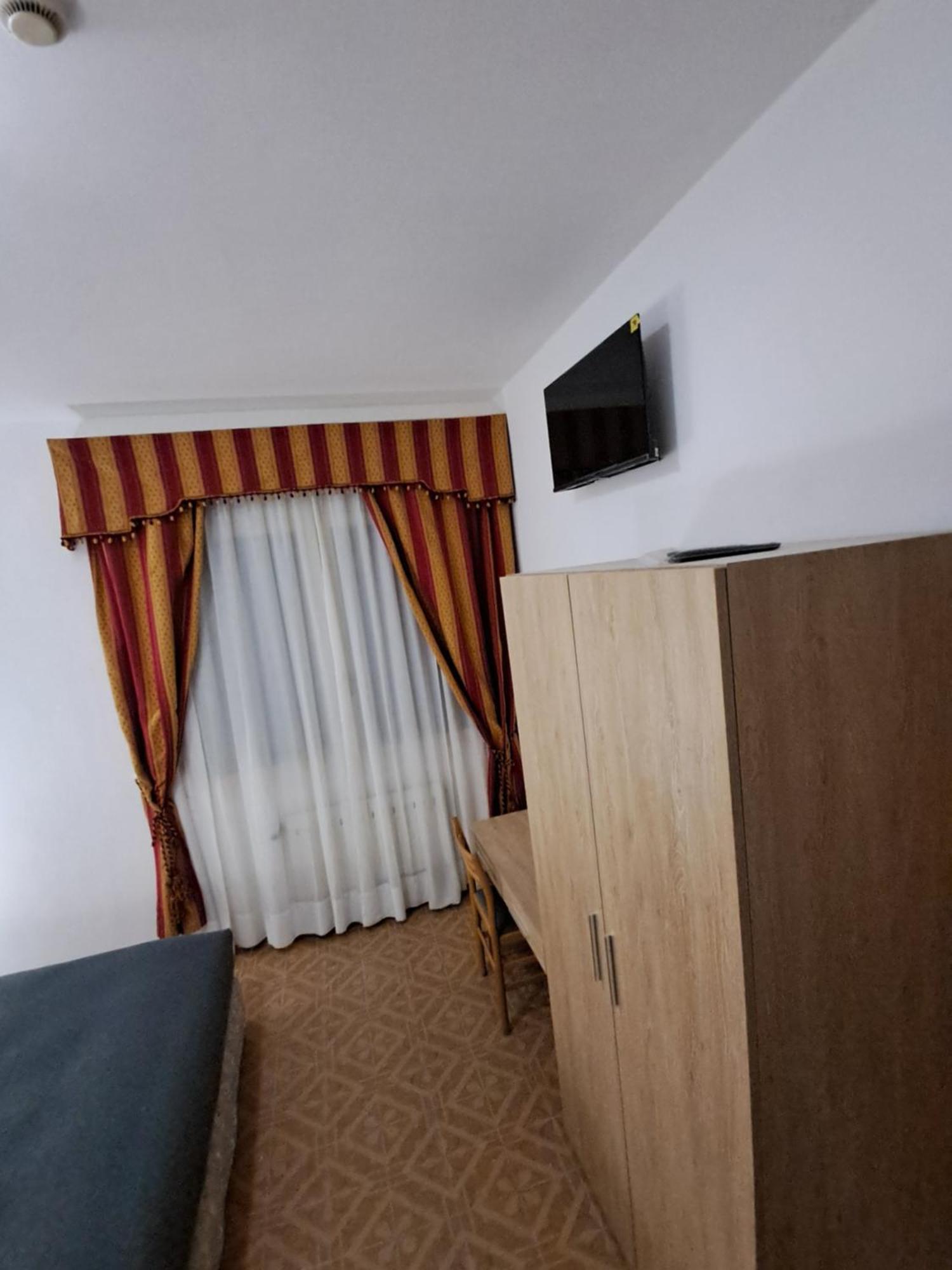 Hotel Tito 2 Mestre Luaran gambar