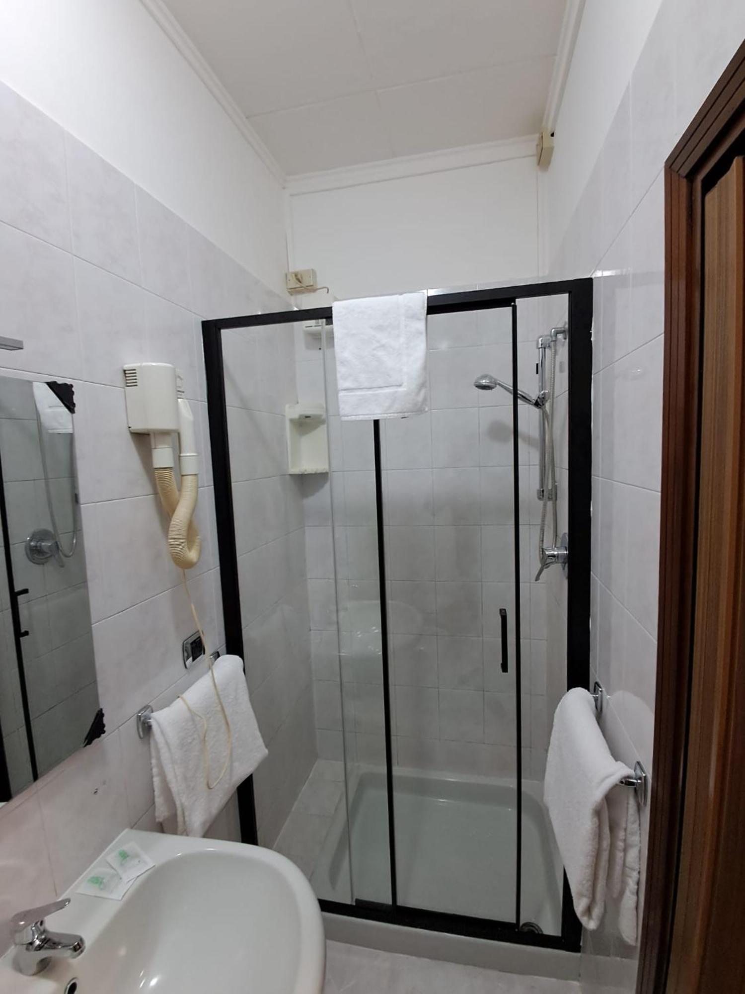 Hotel Tito 2 Mestre Luaran gambar