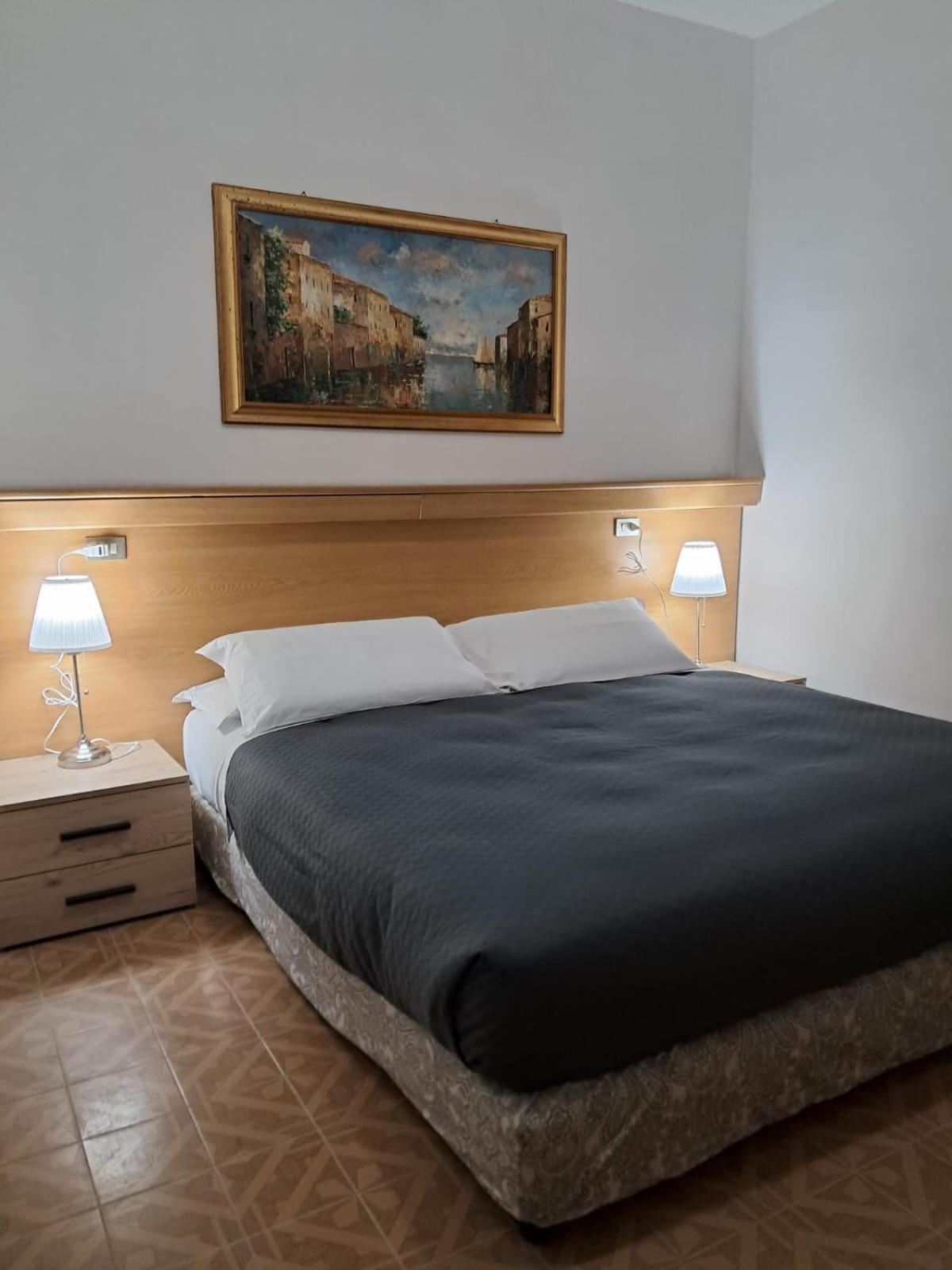 Hotel Tito 2 Mestre Luaran gambar