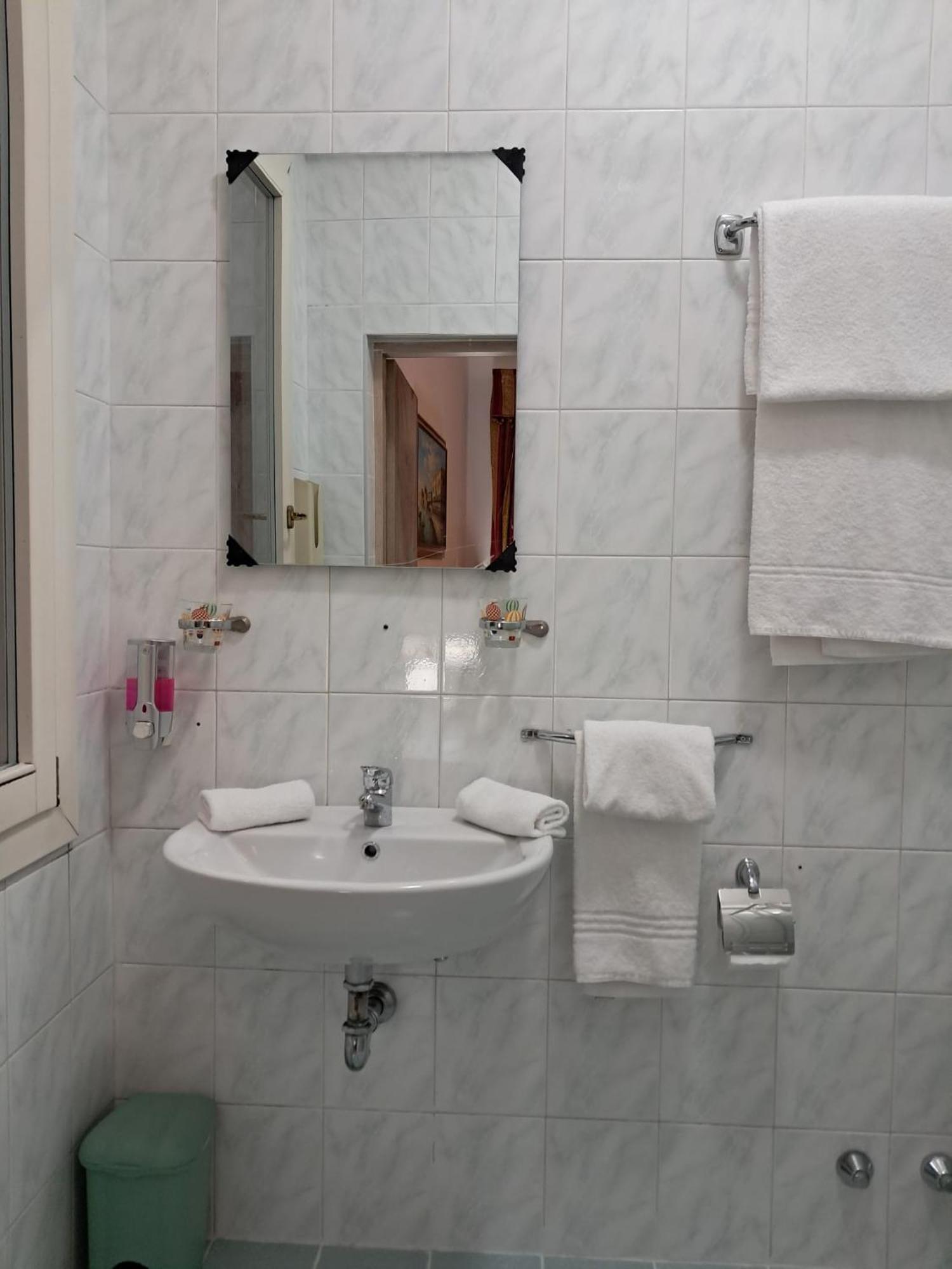 Hotel Tito 2 Mestre Luaran gambar
