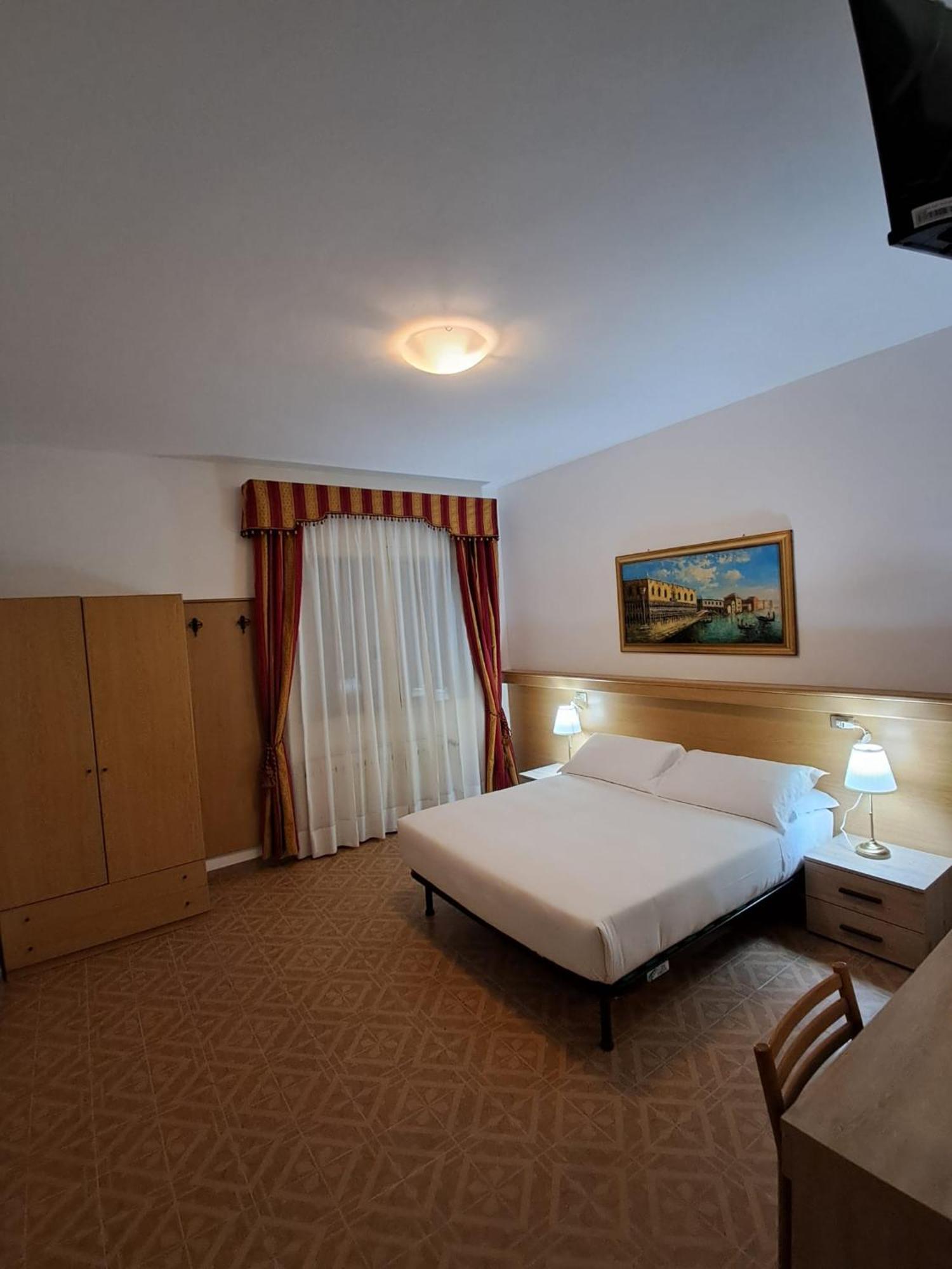 Hotel Tito 2 Mestre Luaran gambar